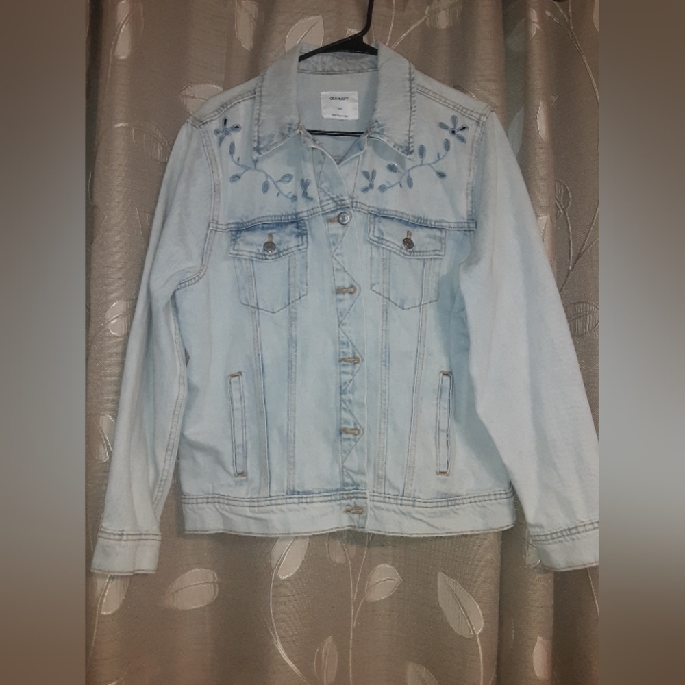 Old Navy Acid Wash Jean Jacket With Embroidery and Pockets XXL